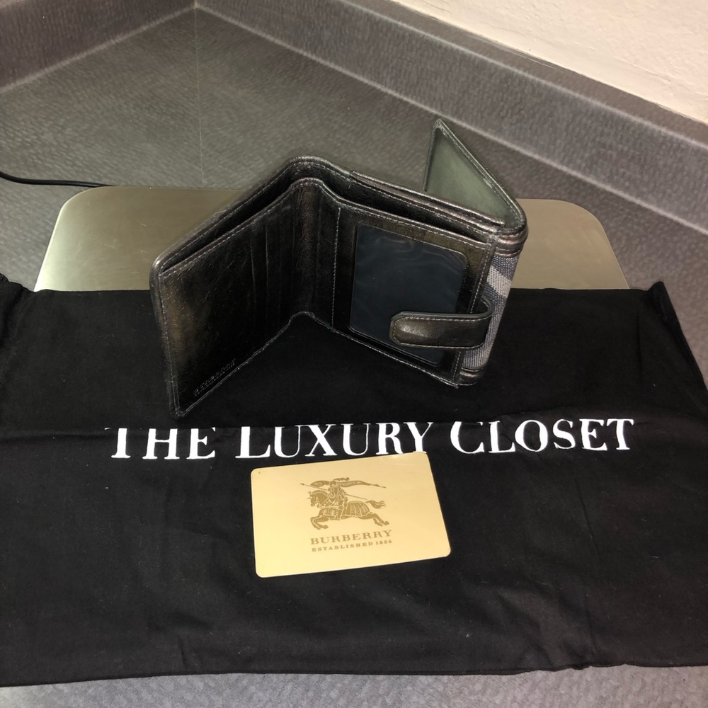 Burberry wallet
